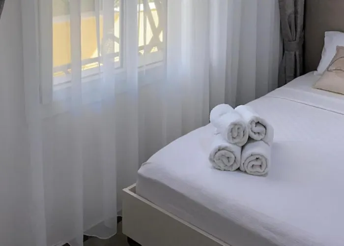 Your New, Comfortable And Cozy In The Center